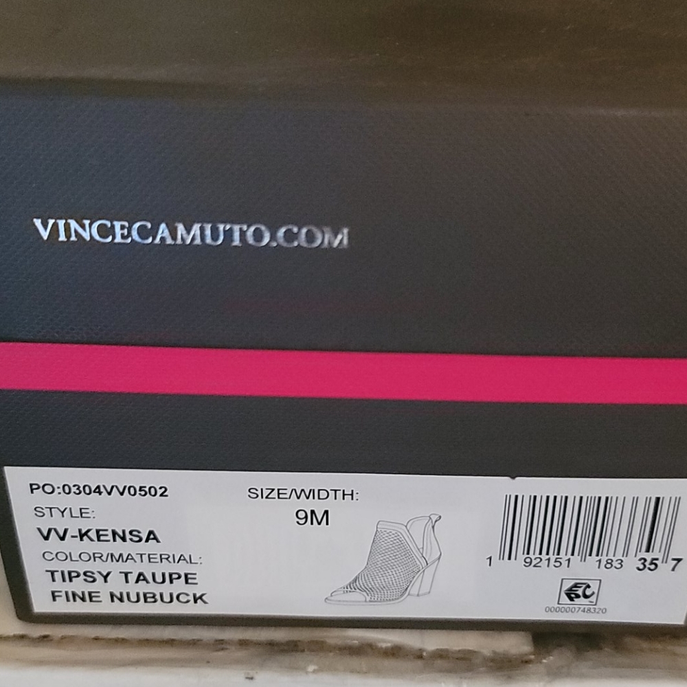 Vince camuto kensa peep toe boot sz 9